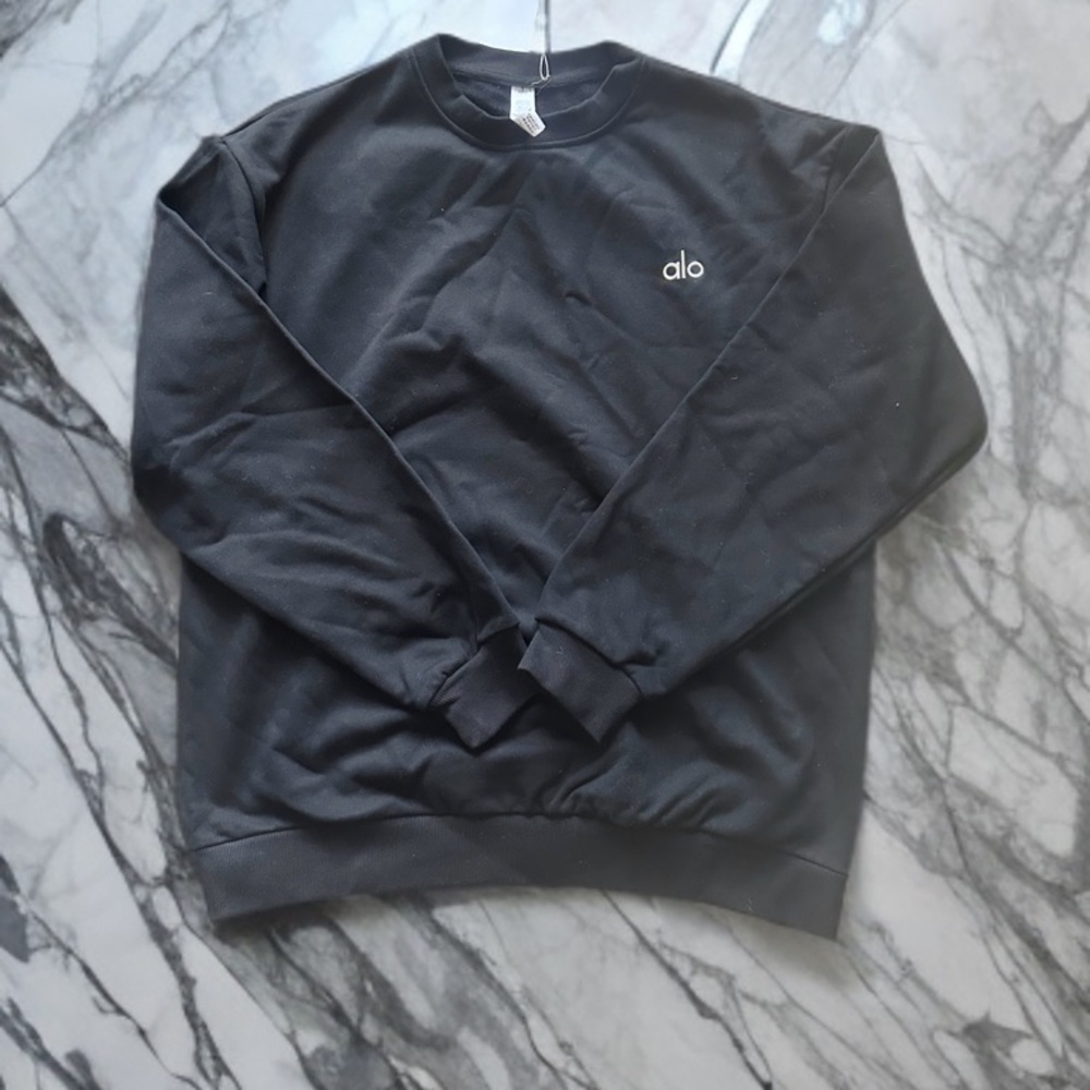 ALO Yoga Men's Black Crewneck Sweatshirt with Small Logo